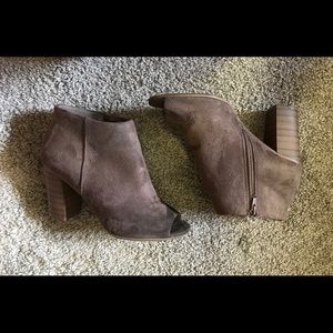 light brown peep toe booties / size 8